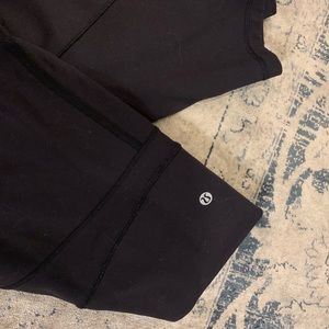 Staple lululemon leggings